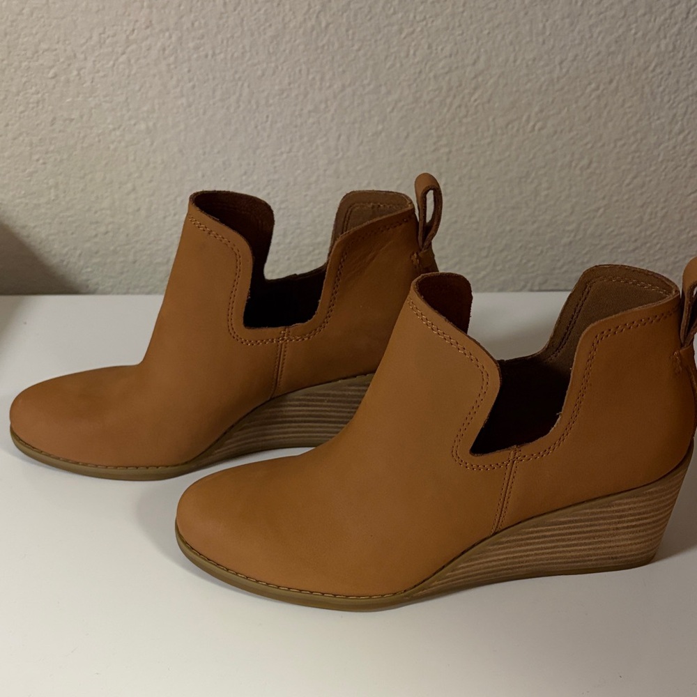 Toms Camel Ankle Booties